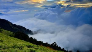 Sky-Mid-Mountain-Wallpapers