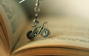 Bicycle-Pendant-Hd-Wallpaper