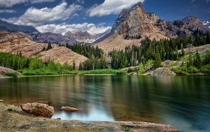 ---lake-in-mountains-hd-10048