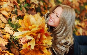 ---girl-autumn-leaves-9234