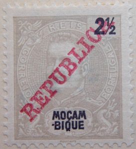 mozambique stamp 2 half reis correios portugal mouchon grau grey gris 1911 red republica black mocambique